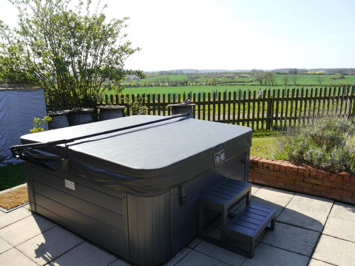 South View Country House Sleeps 12 - Hot Tub - Views Henley-in-Arden Екстер'єр фото